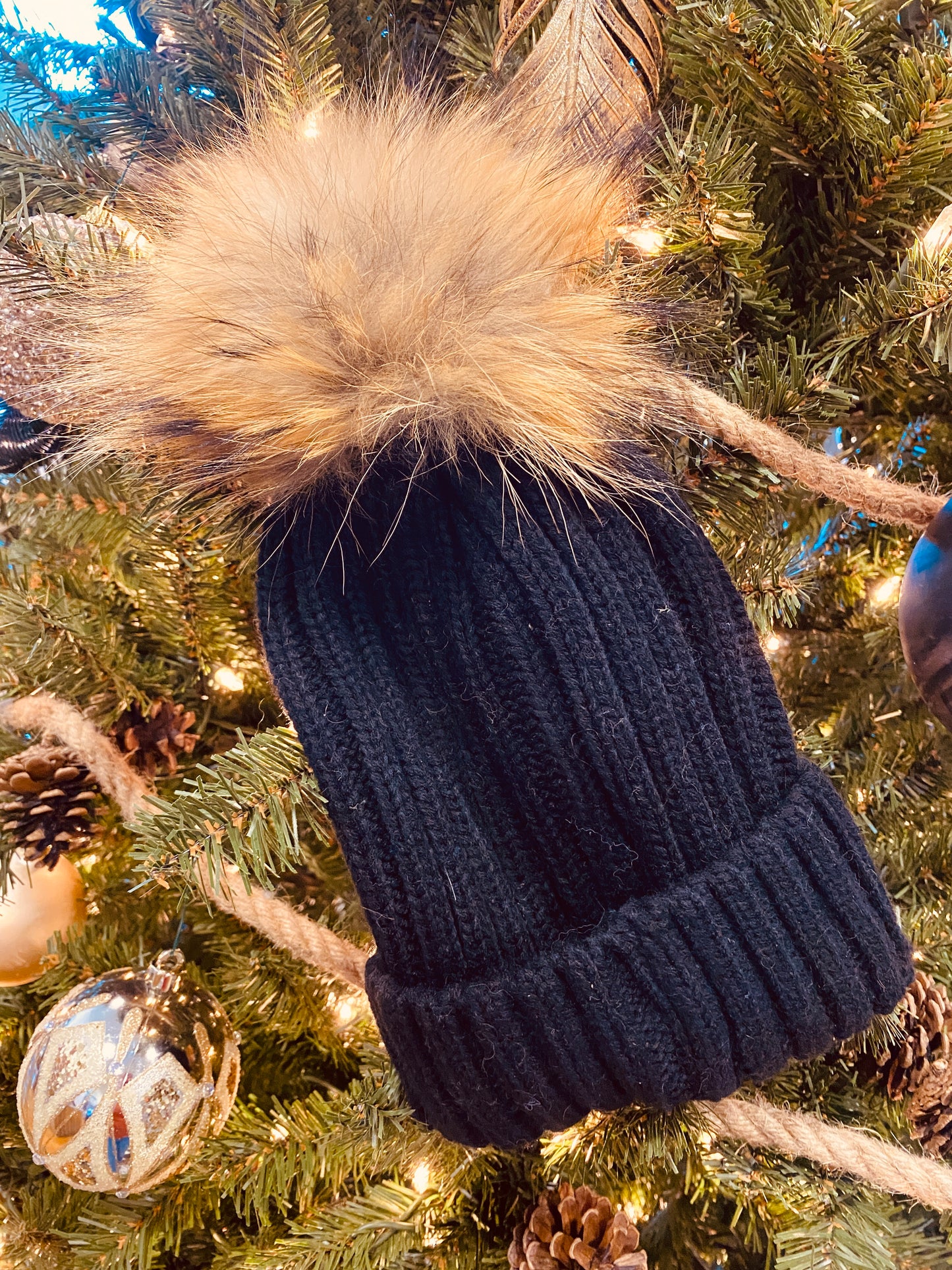 Beanie w/Fur Pom Pom