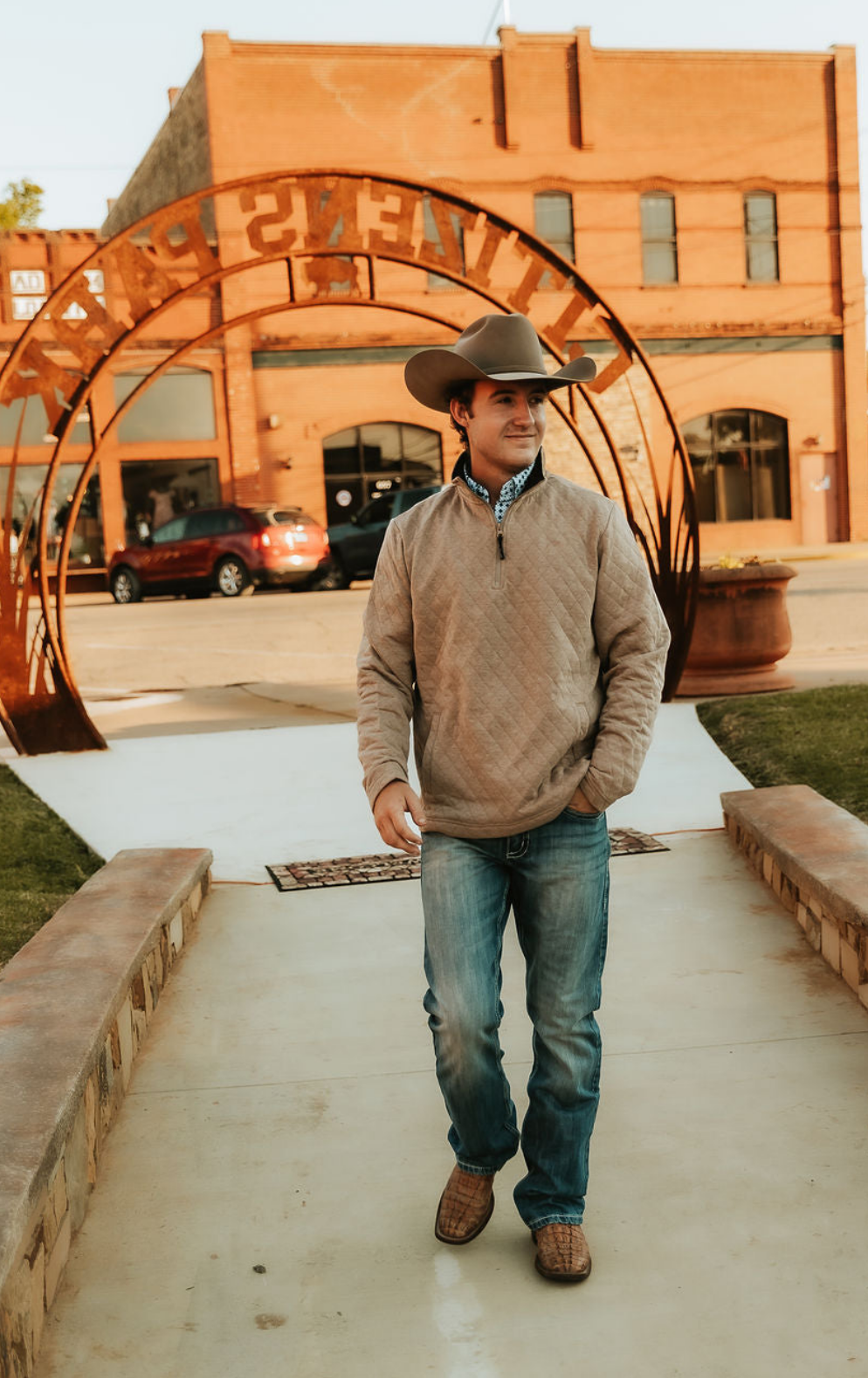 Quilted 1/4 Zip Pullover - Taupe