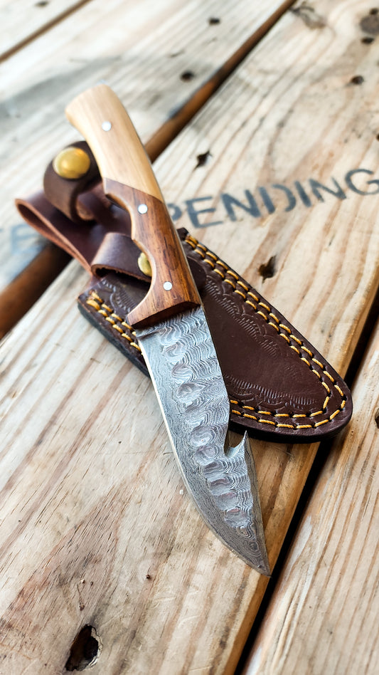 Damascus Steel Guthook Skinning Knife