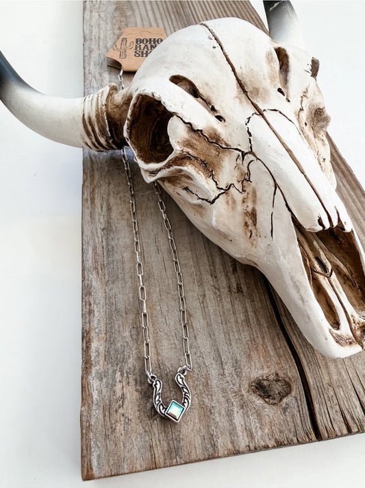 Dainty Horse Shoe Necklace