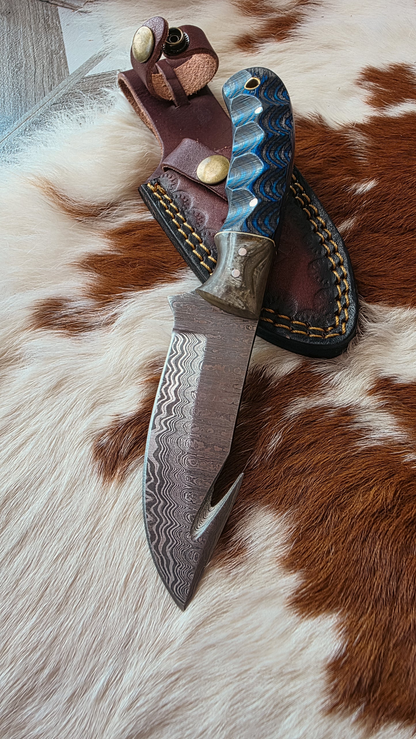 Blue Diamond Gut Hook Knife