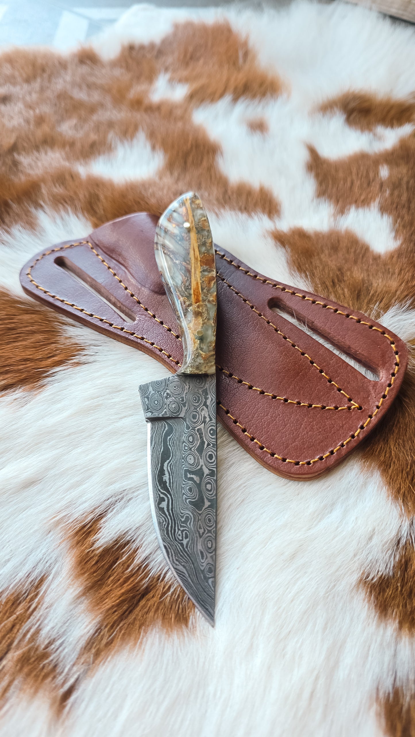 Pinecone Skinner Knife